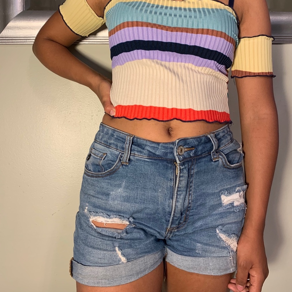 Stripe cut sleeve croptop
